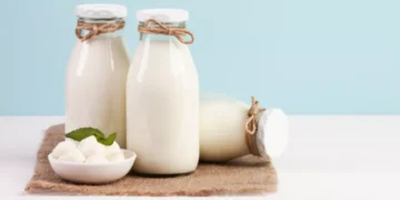 شُرب الحليب يومياً يقي من سرطان القولون