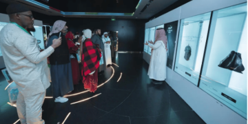 ضيوف برنامج خادم الحرمين للعمرة والزيارة يزورون "معرض ومتحف السيرة النبوية"