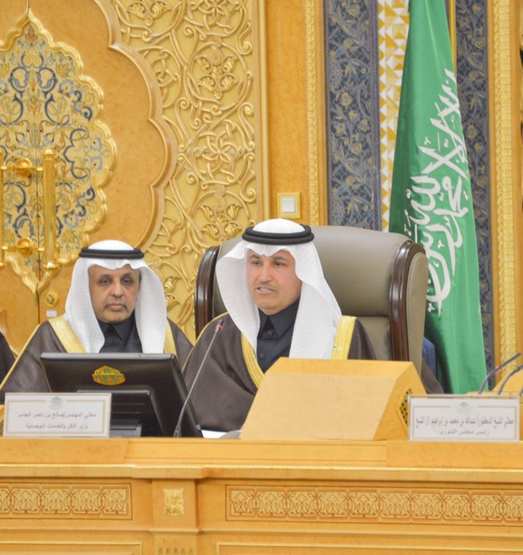 عضو بـ «الشورى»: المجلس بحث أفضل الحلول لتجاوز تحديات النقل   