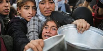 قبيل وقف إطلاق النار.. تحذير من الاحتلال لسكان غزة.. وإعادة الإعمار تتجاوز 80 مليار دولار