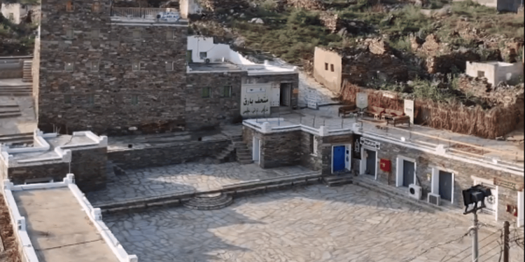 قرية ساحل التراثية.. أيقونة حضارية تجذب السائحين في بارق