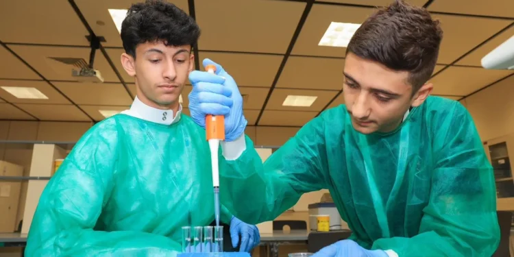 “موهبة” : 119 جائزة عالمية حصدها موهوبو الوطن عام 2024 في 26 مسابقة دولية
