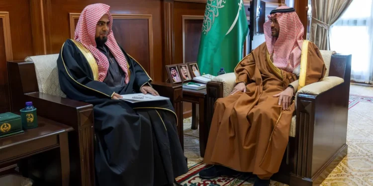 نائب أمير حائل يستقبل رئيس جمعية مُحكم لتعليم القرآن بالمنطقة