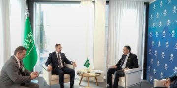 وزير الصناعة يبحث في رومانيا الفرص الاستثمارية الواعدة