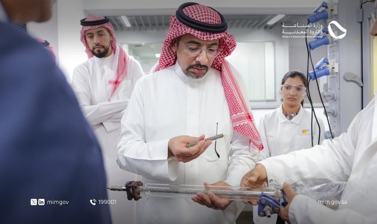 تضمنت توسيع الشراكة وجذب الاستثمارات النوعية.. وزير الصناعة يختتم زيارة رسمية إلى جمهورية الهند