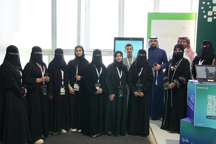 قسم الإعلام بالجامعة السعودية الإلكترونية يستعرض عدداً من المشاريع والإنجازات بمعرض FOMEX