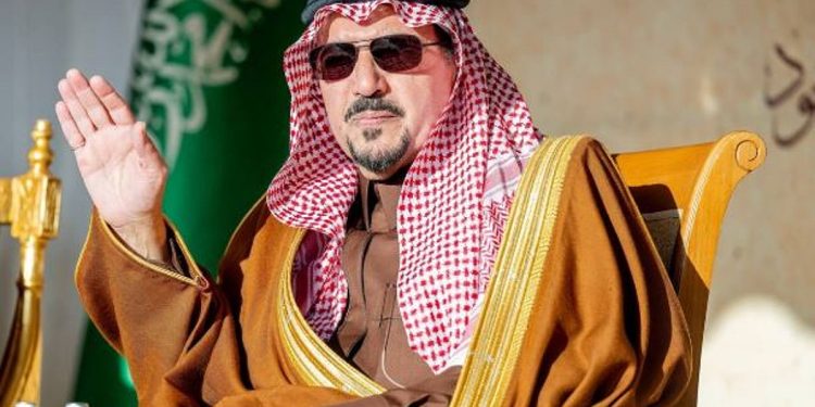 بالفيديو.. أمير القصيم يُطلق مسيرة «يوم التأسيس» بمشاركة الهجانة والخيالة و400 طالب وطالبة