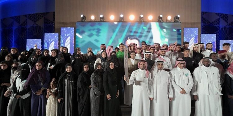 جامعة جدة تدشن شعلة الأولومبياد الرياضي