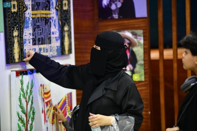 30 لوحة فنية تترجم الإبداع في جازان