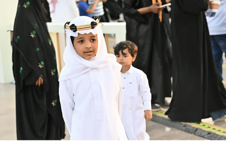 أكاديمية توضح أسباب اختلاف الزي السعودي من منطقة لأخرى
