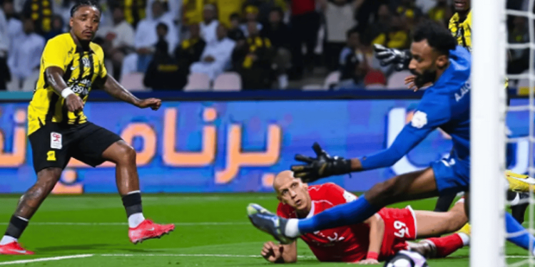 الاتحاد يبتعد بصدارة دوري روشن والنصر والقادسية يقلصان الفارق مع الهلال