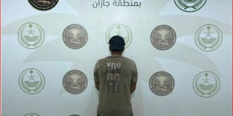 القبض على مقيم لنقله 5 مخالفين لنظام أمن الحدود في منطقة جازان