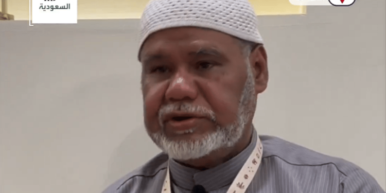 المعيلي.. قصة حائك بشت ورث حرفته من الأجداد