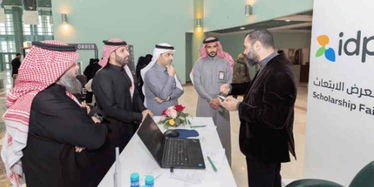 انطلاق فعاليات معرض الابتعاث الأول بجامعة تبوك بمشاركة 7 جامعات عالمية