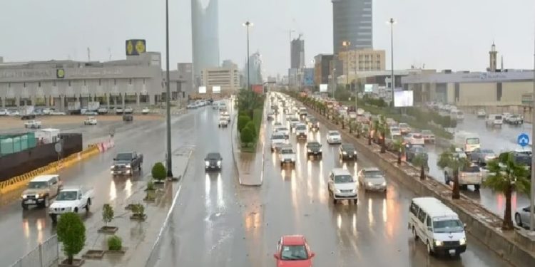 طقس السبت.. أمطار رعدية ورياح نشطة مثيرة للأتربة على عدة مناطق