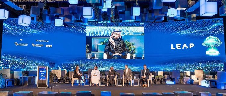 مؤتمر "ليب 2025" يشهد في يومه الأول نقاشات حول مستقبل التقنية والذكاء الاصطناعي