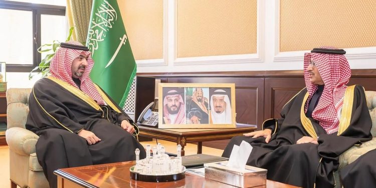 نائب أمير تبوك يستقبل محافظ الهيئة العليا للأمن الصناعي