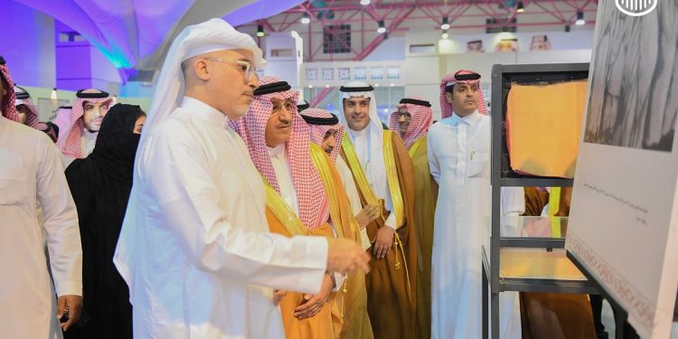 وزير التعليم يفتتح «المسرد التاريخي» لجامعة أم القرى