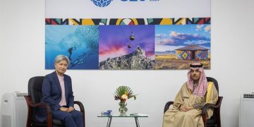 وزير الخارجية يبحث سبل تعزيز وتطوير العلاقات المشتركة مع نظيرته الأسترالية