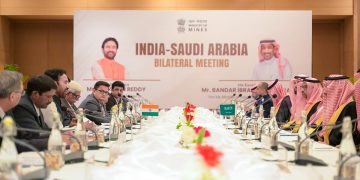 وزير الصناعة يبحث الفرص الاستثمارية المشتركة مع أبرز شركات التعدين الهندية