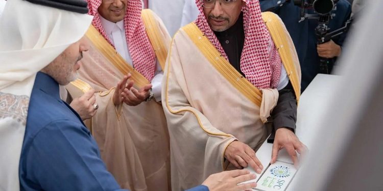 وزير الصناعة يضع حجر الأساس لمصنع الإنسولين التابع لشركة سدير للأدوية