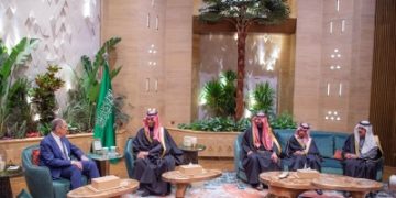 ولي العهد يبحث مع 'لافروف' الأحداث الإقليمية والدولية