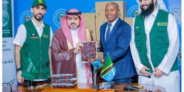 «سلمان للإغاثة» يسلّم 25 طنًا من التمور هدية المملكة لجمهورية تنزانيا المتحدة
