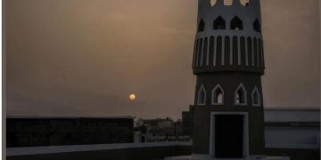 مشروع الأمير محمد بن سلمان لتطوير المساجد التاريخية يُعالج مواد الترميم الحديثة بمسجد الزبير بن العوام