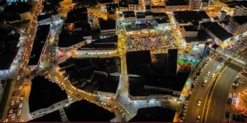 الفوانيس المُضيئة تُزيّن مهرجان ليالي رمضان الباحة