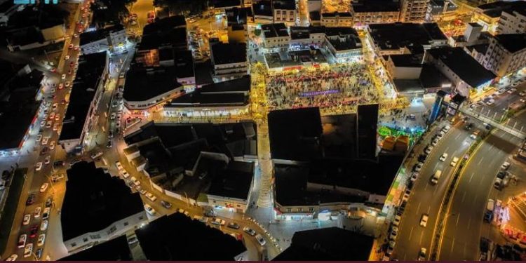 الفوانيس المُضيئة تُزيّن مهرجان ليالي رمضان الباحة