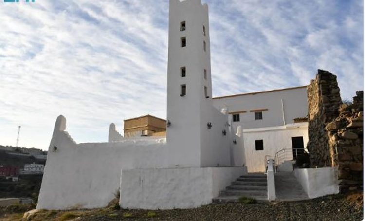مشروع ولي العهد لتطوير المساجد التاريخية يحافظ على الاستدامة المطبقة قبل 271 عامًا في مسجد الحصن الأسفل