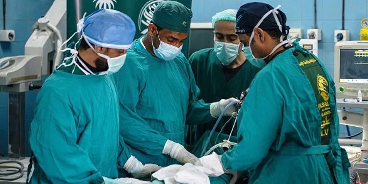 "إغاثي الملك سلمان" يدشّن 5 مشاريع طبية تطوعية في سوريا