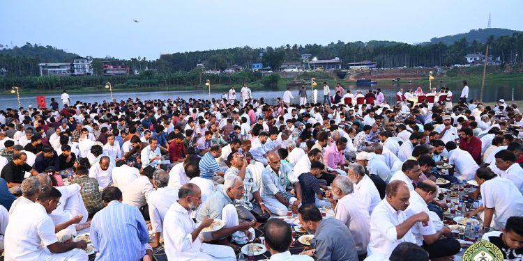 "الشؤون الإسلامية" تواصل تفطير الصائمين في الهند والدول المجاورة