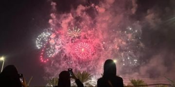 أضواء المجد تزين سماء المملكة في ليلة التأسيس