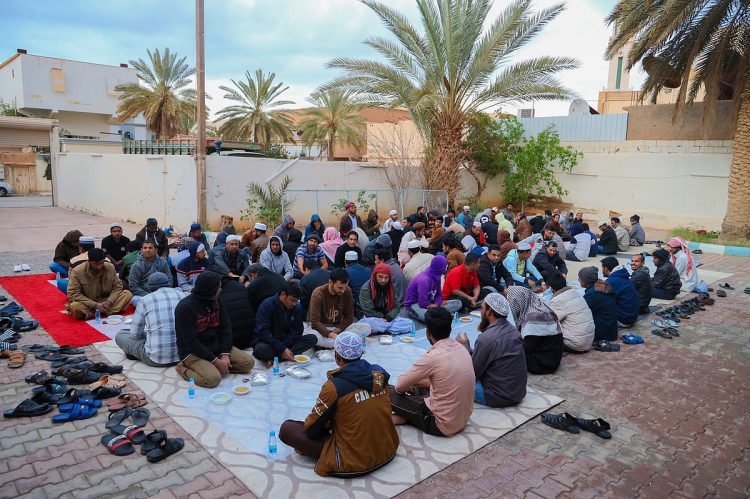 أكثر من 25 ألف صائم استفادوا من مقرات تفطير الصائمين في طريف