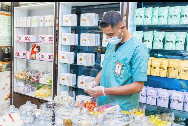 «أمانة الشرقية» تنفذ 10,540 جولة رقابية على المنشآت الغذائية في رمضان