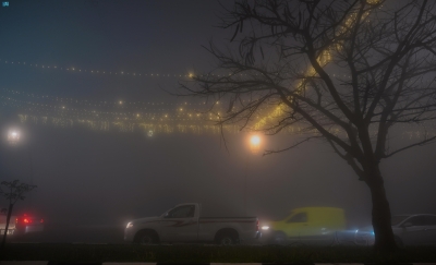 الضباب يخلق أجواءً مميزة بسماء الباحة في رمضان