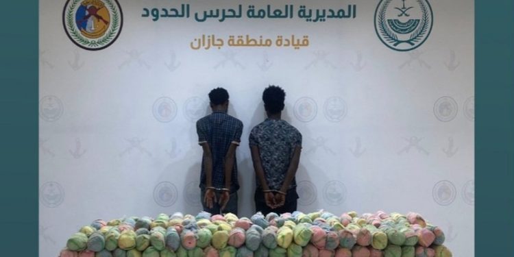 القبض على مخالفين بمنطقة جازان لتهريبهما 156 كيلوجرامًا من نبات القات المخدر