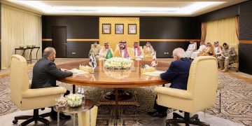 المملكة.. بوابة الدبلوماسية وصناعة الحلول في الشرق الأوسط