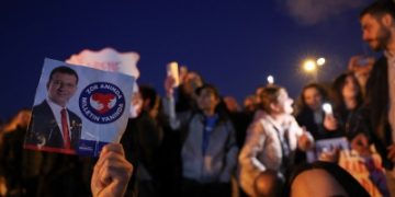 تركيا: أمر قضائي بسجن رئيس بلدية إسطنبول