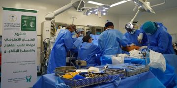 «سلمان للإغاثة» يدشّن المشروع الطبي التطوعي لجراحة القلب المفتوح والقسطرة في محافظة عدن