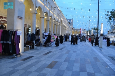 سوق القيصرية.. أجواء رمضانية تعبق بالأصالة والتراث