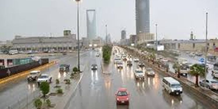 طقس الإثنين.. أمطار رعدية مصحوبة برياح نشطة وزخات من البرد على عدة مناطق