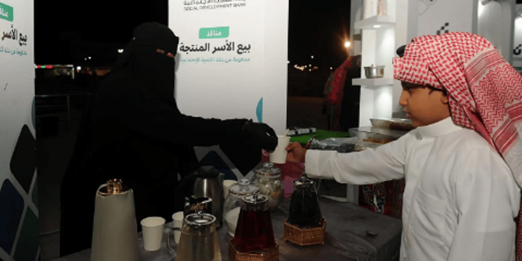 فعالية "الفوانيس الرمضانية" بنجران تتيح فرصًا تسويقية للأسر المنتجة