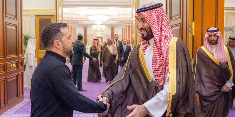 في بيان مشترك.. المملكة وأوكرانيا تشيدان بمتانة الروابط الاقتصادية وترحبان بإعادة مجلس الأعمال المشترك