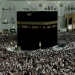 كثافة عالية من المعتمرين والزوار بالمسجد الحرام