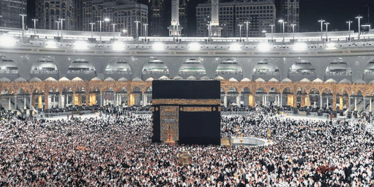 كيف يتجنب المعتمر الزحام عبر تطبيق نسك؟.. «الحج» توضح