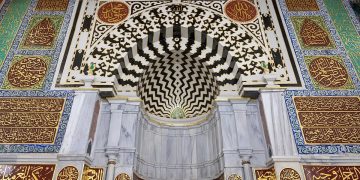 محاريب المسجد النبوي.. لمسات معمارية إسلامية ميزتها النقوش البديعة