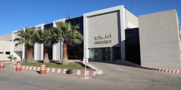 مستشفى الملك خالد بالمجمعة ينقذ حياة مريض بفضل تقنية الأكسجة الغشائية خارج الجسم