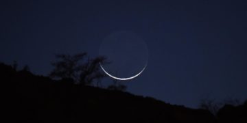 هلال العيد يُزين سماء المملكة